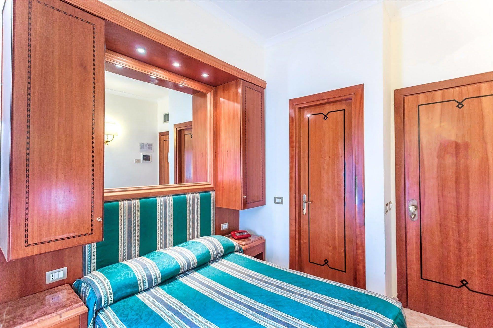 Raeli Hotel Lazio Rome Exterior photo